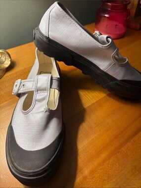 Women’s Casual Canvas Mary Jane Vans in Light Gray and Black